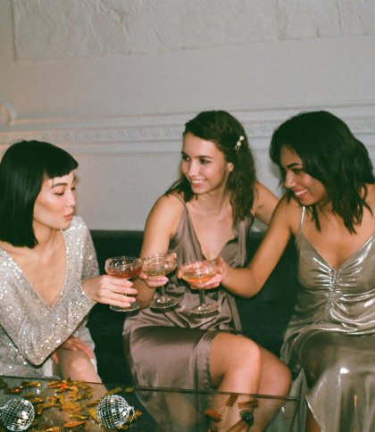 “Погасять” енергію Вогняного Коня: в яких кольорах не можна зустрічати Новий рік 2026