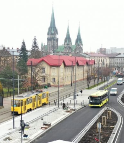 Пошкоджену вулицю Чернівецьку у Львові відремонтує підрядник у межах гарантії