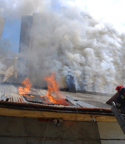 Пожежа в центрі Львова: у ДСНС розповіли подробиці