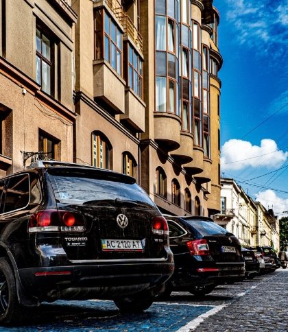 Серед великих міст Львів найменше заробляє на парковках
