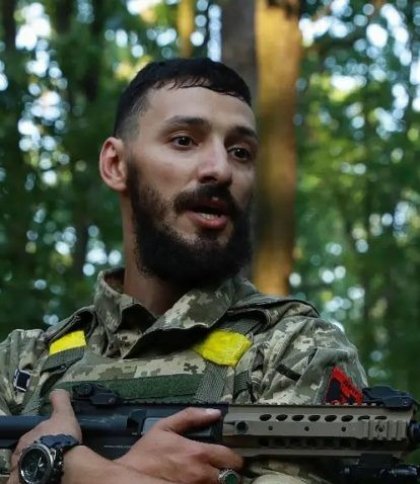 Танці з автоматом та вбивчі поради: чим небезпечний популярний в Україні військовий тренер
