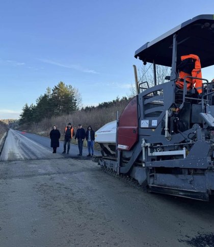 У селі на Яворівщині заасфальтували дорогу за 16 млн грн