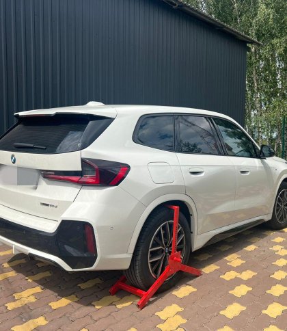 Прикордонники на Львівщині зупинили два авто, що перебували в міжнародному розшуку