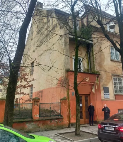 Будівлю колишньої онкополіклініки у Львові продали з аукціону за 65 млн грн