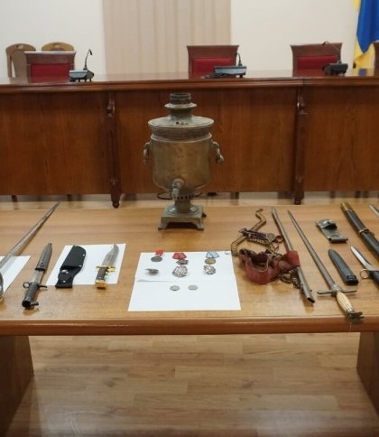 Львівська митниця передала музеям України цінні артефакти