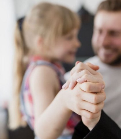 У львівські будинки сімейного типу влаштували двох дівчаток-підлітків