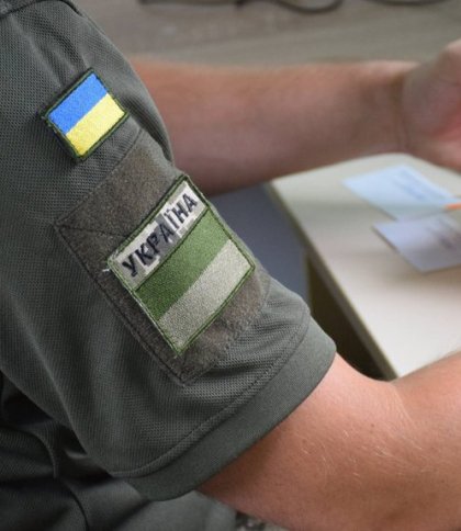 На Львівщині винесли вирок прикордоннику за незаконні дозволи на виїзд 27 чоловікам за кордон
