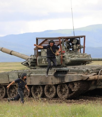 Ситуація на фронті: російські танкісти та артилеристи стріляють у своїх