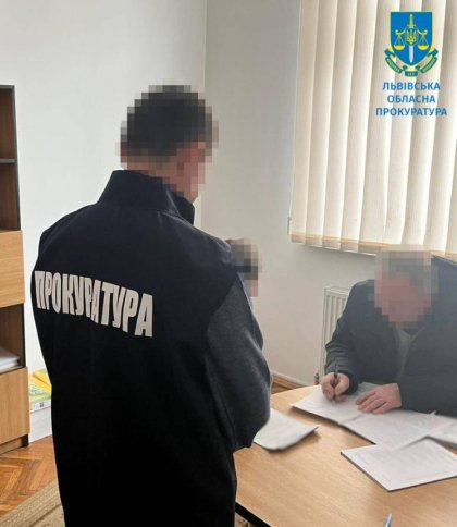 Двоє службовців комунального підприємства завдали бюджету Ходорова збитків на  400 тис. грн