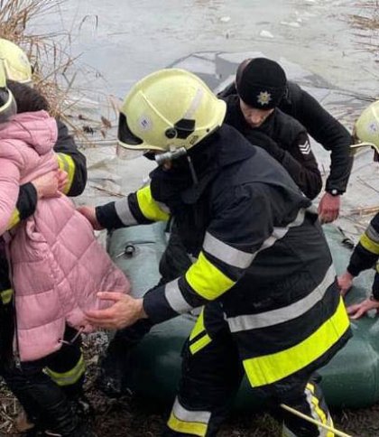 Трималась за уламок криги, щоб не потонути: у Бродах врятували дівчинку, яка провалилась під лід
