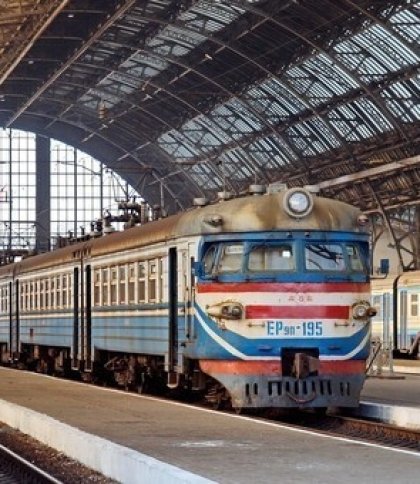 Львівська залізниця змінила рух приміських потягів