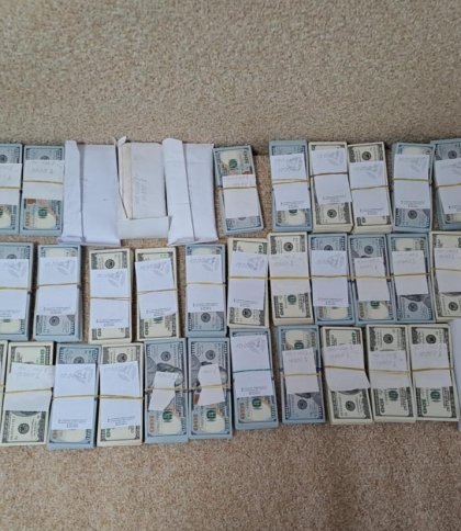 На Запоріжжі поліція вилучила у посадовців МСЕК 1,2 млн доларів і наркотики