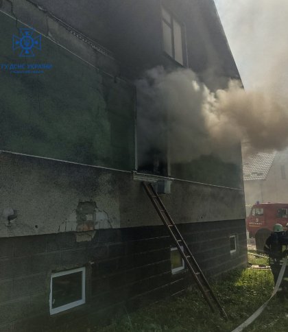 На Львівщині від вибуху газу згорів будинок: власник з опіками потрапив до лікарні