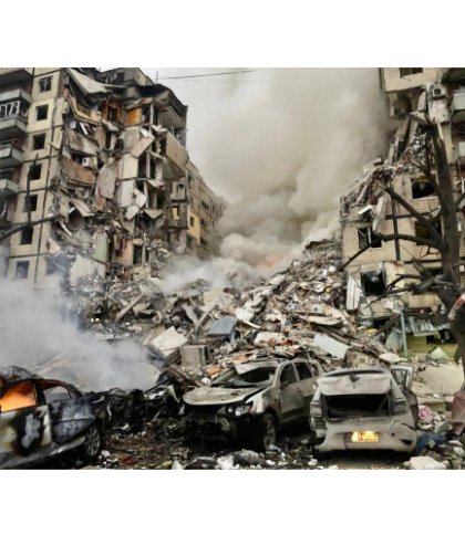 Ракетний удар по багатоповерхівці у Дніпрі: відомо про 18 поранених (оновлено)
