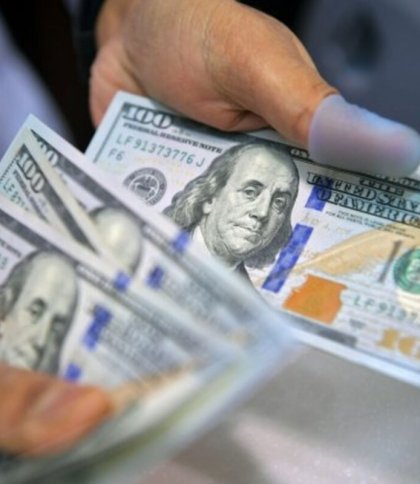 Приватбанк дозволив ФОПам цілодобово купувати валюту
