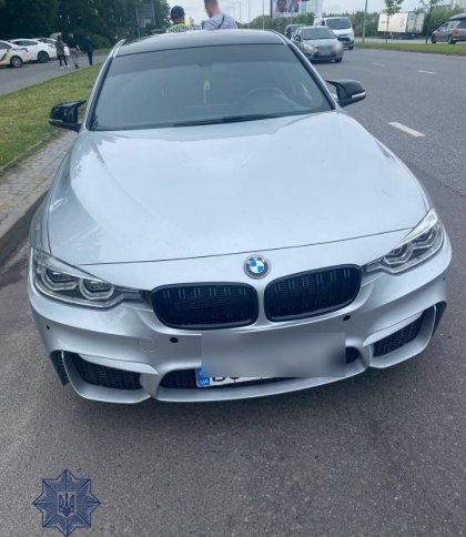 У Львові патрульні зупинили водія BMW, який «летів» по місту
