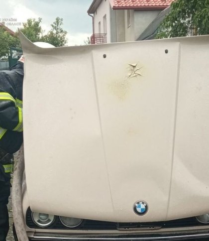 Загорівся "BMW": у Львівському районі вогнеборці врятували автомобіль від повного знищення вогнем