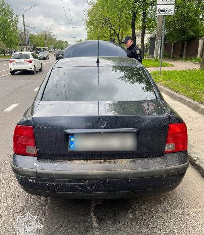 У Львові патрульні зупинили авто за порушення ПДР, а натрапили на підроблені документи