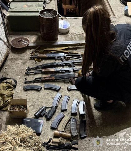 Мешканці Запоріжжя поштою відправляли автомати Калашникова до Львова