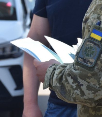 «Багатодітні батьки»: на кордоні Львівщини викрили фейкові документи