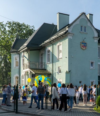 Гімназія у Пасіках-Зубрицьких