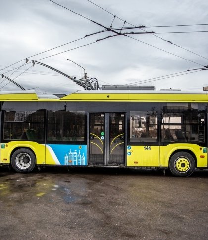 У понеділок кілька львівських автобусів та тролейбусів повертаються до звичних маршрутів