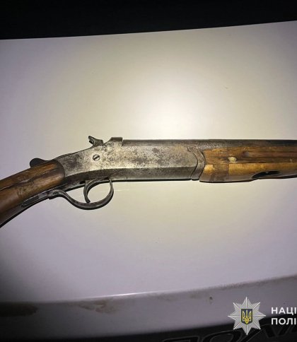На Львівщині затримали п'яного чоловіка зі зброєю