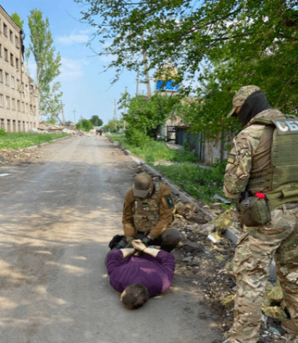 Ставив мітки на картах: мешканця Бахмута затримали за державну зраду