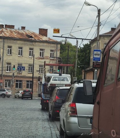 У Львові у порушника евакуювали авто за порушення ПДР