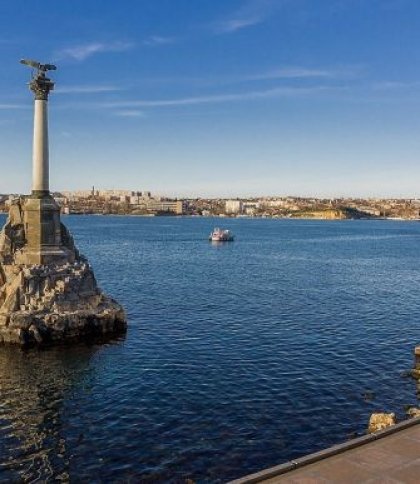 У чатах Севастополя з'явилися повідомлення про вибух біля штабу Чорноморського флоту