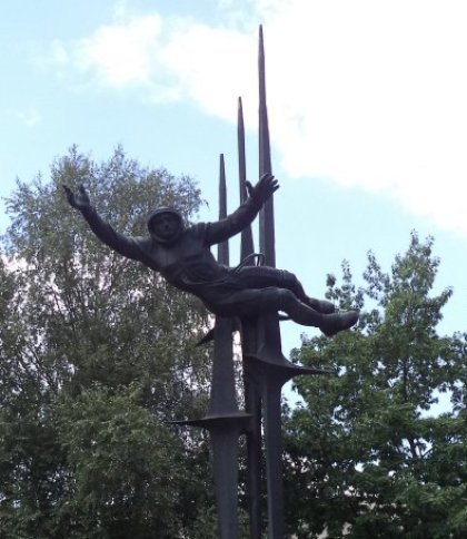 Скульптуру на честь Терешкової демонтували та перенесуть до музею «Територія Терору»