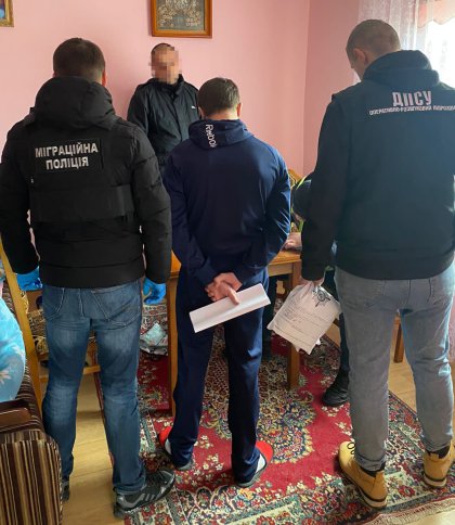 На Львівщині викрили зловмисника, який незаконно відправив за кордон 24 чоловіків