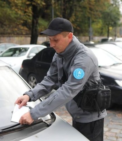 Поліцай на кожному кроці: реакція львів'ян на збільшення кількості інспекторів з паркування