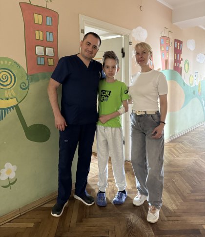 У Львові 14-річному хлопцю успішно видалили пухлину зі спинного мозку