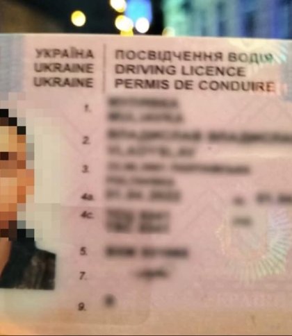 У Львові патрульні затримали чоловіка, який їздив із фальшивим водійським посвідченням