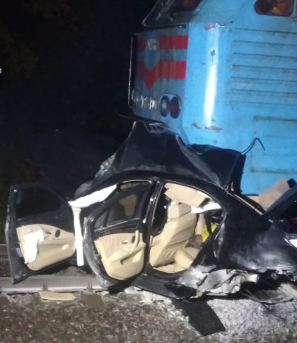 Поблизу Львова потяг збив автівку, є загиблі
