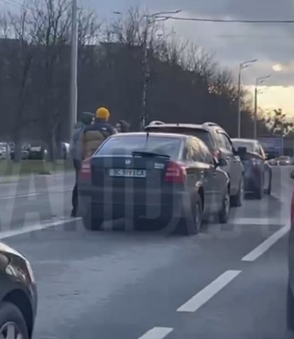 У Львові на Кульпарківський сталась потрійна ДТП (відео)