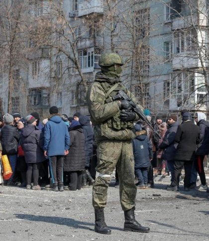 Росіяни розлучили 4-річну дівчинку Алісу та її маму під час евакуації з "Азовсталі" (Відео)