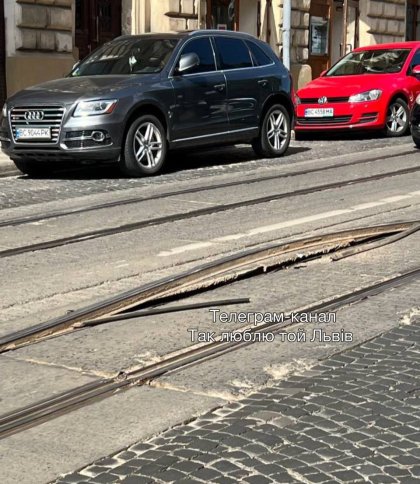 Чому не курсують трамваї у Львові: вигнулась колія на Личаківській