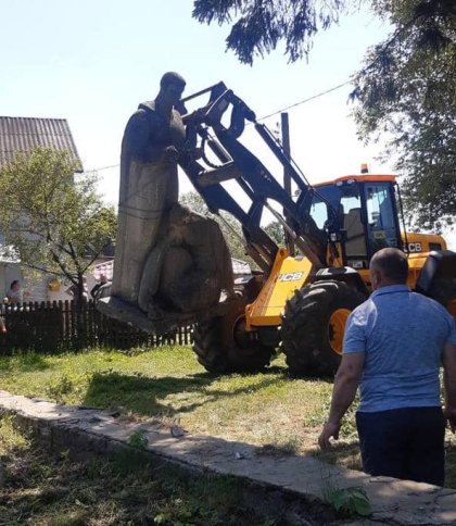 Стало відомо про демонтаж ще одного радянського пам’ятника на Львівщині