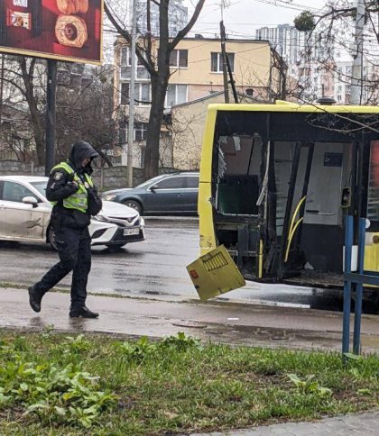 Трамвай №9 зіштовхнувся з маршруткою на перехресті Липинського-Замарстинівська у Львові