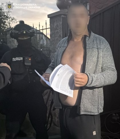 На Львівщині викрили торговця зброєю, який надсилав револьвери поштою