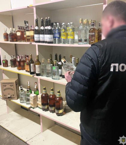 У Чернігові поліція вилучила понад 2 тонни фальсифікованого алкоголю