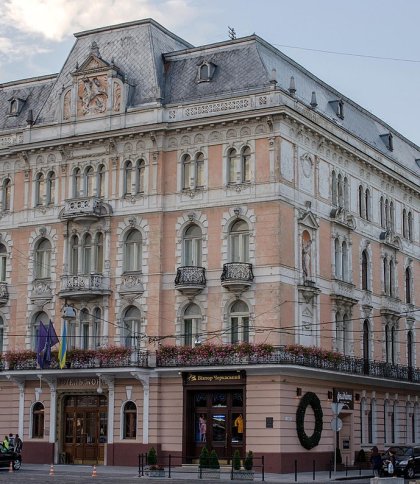 Готель “Жорж” у центрі Львова оштрафували на 170 тис. грн за неналежний стан фасаду