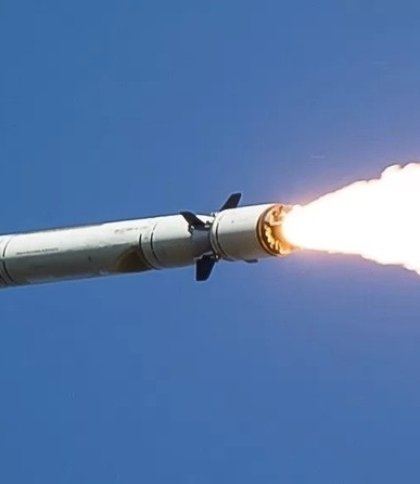 Українська ППО збила сім з восьми російських ракет під час повітряної тривоги