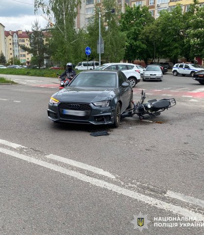 У Львові 23-річний водій Audi збив мотоцикліста