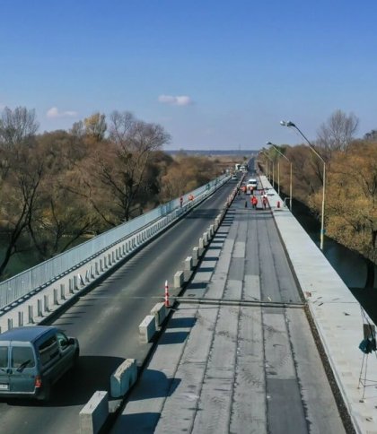Дорожники показали як ремонтують Дорогу Єдності на Львівщині