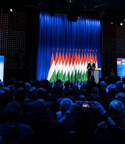 «Трансатлантична бульбашка»: глава МЗС Угорщини обурливо висловився про НАТО на тлі мапи «великої Угорщини»