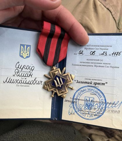 Залужний нагородив відзнакою військового з Львівщини