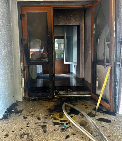У Львові двоє восьмирічних дітей підпалили двері гімназії